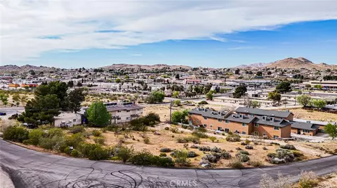 15750 Olalee Rd, Apple Valley, CA 92307
