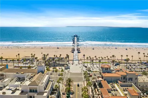 8238 Noelle Dr, Huntington Beach, CA 92646