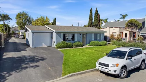 2525 Elden, Costa Mesa, CA 92627