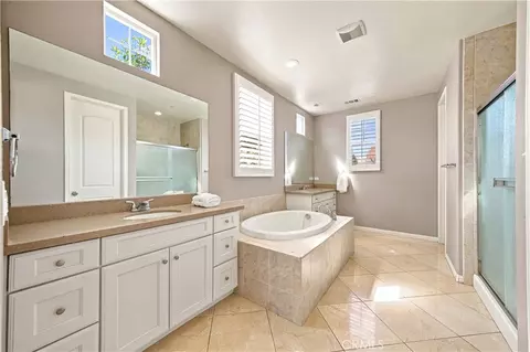 Bath - 169 Violet Bloom, Irvine, CA 92618 photo 2 of 2