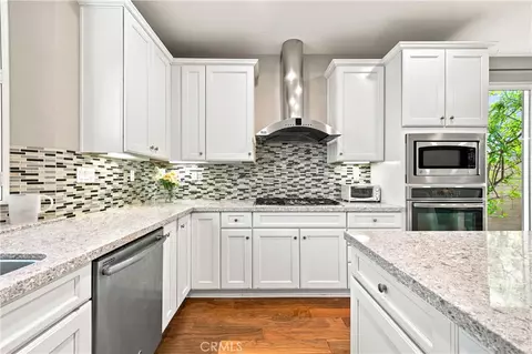Kitchen - 169 Violet Bloom, Irvine, CA 92618 photo 4 of 7