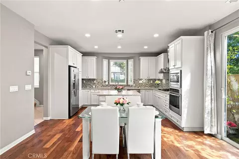Kitchen - 169 Violet Bloom, Irvine, CA 92618 photo 6 of 7