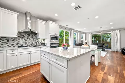Kitchen - 169 Violet Bloom, Irvine, CA 92618 photo 5 of 7