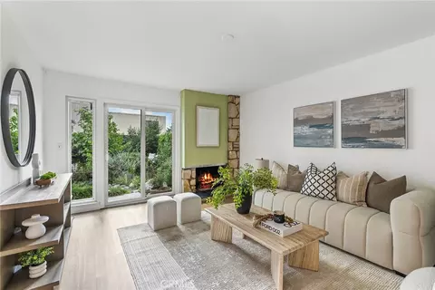 365 Monte Vista Ave, Costa Mesa, CA 92627