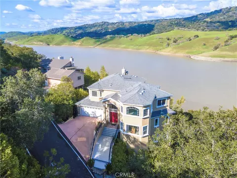 2987 Holiday Ct, Morgan Hill, CA 95037