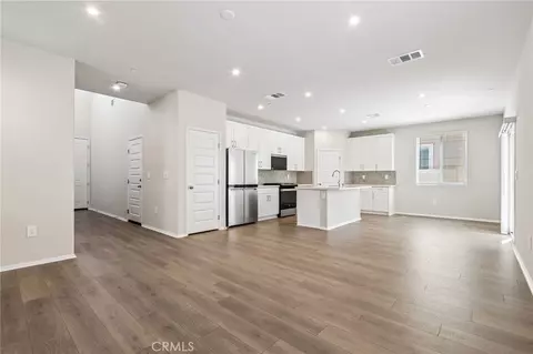 Living - 28255 Via Vendimia, Temecula, CA 92591 photo 2 of 4