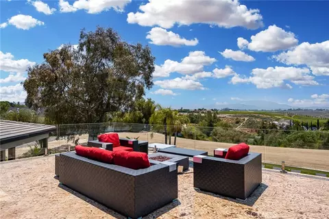 Exterior - 39625 Calle Cabernet, Temecula, CA 92591 photo 4 of 10
