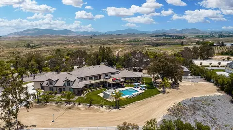View/Area - 39625 Calle Cabernet, Temecula, CA 92591 photo 4 of 6