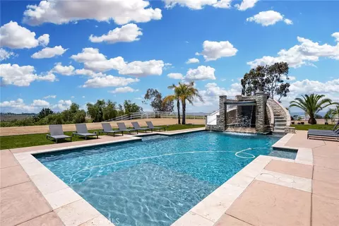 Exterior - 39625 Calle Cabernet, Temecula, CA 92591 photo 5 of 10