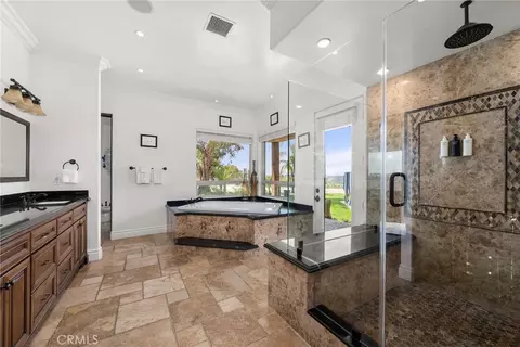 Bath - 39625 Calle Cabernet, Temecula, CA 92591 photo 2 of 9