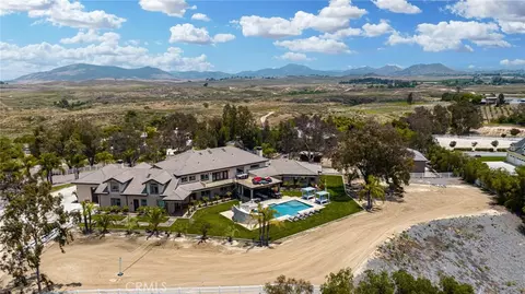 View/Area - 39625 Calle Cabernet, Temecula, CA 92591 photo 5 of 6