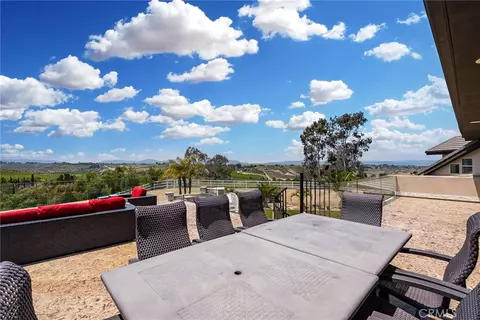 Exterior - 39625 Calle Cabernet, Temecula, CA 92591 photo 3 of 10