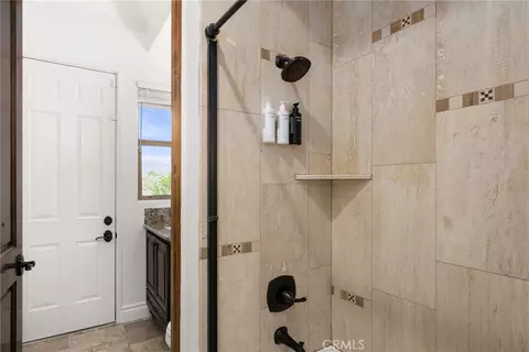 Bath - 39625 Calle Cabernet, Temecula, CA 92591 photo 4 of 9