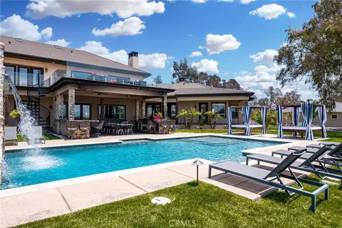 Exterior - 39625 Calle Cabernet, Temecula, CA 92591 photo 7 of 10