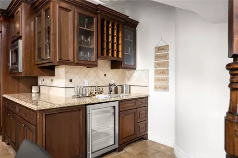Kitchen - 39625 Calle Cabernet, Temecula, CA 92591 photo 4 of 5