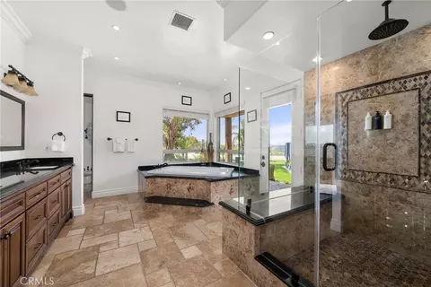 Bath - 39625 Calle Cabernet, Temecula, CA 92591 photo 2 of 8