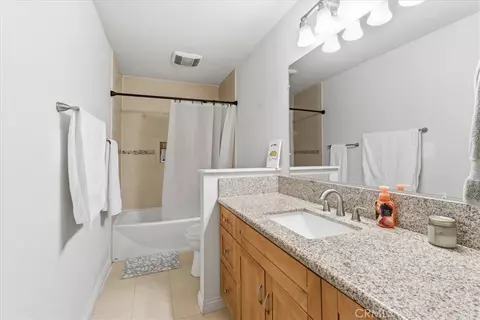 Bath - 44 Fallbrook, Irvine, CA 92604 photo 1 of 2
