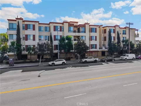 6938 Laurel Canyon Blvd #303, North Hollywood, CA 91605