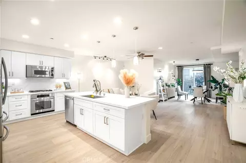 617 Rockefeller, Irvine, CA 92612