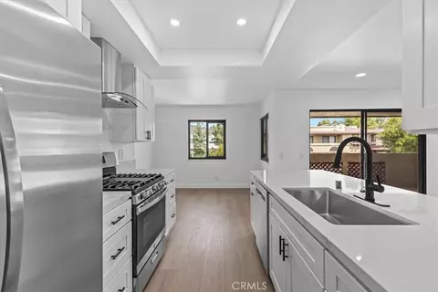 25272 Tanoak Ln, Lake Forest, CA 92630