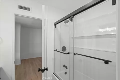 Bath - 4719 Knickerbocker, Riverside, CA 92501 photo 2 of 4