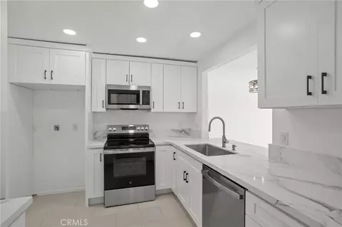 Kitchen - 4719 Knickerbocker, Riverside, CA 92501 photo 2 of 2
