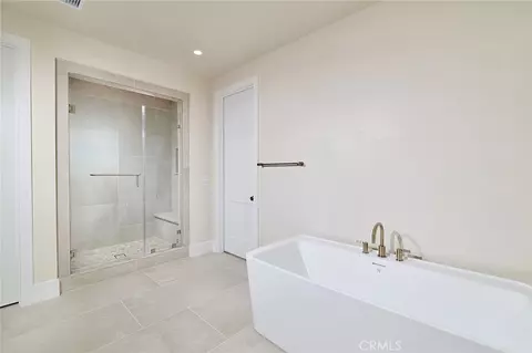 Bath - 103 Oakstone, Irvine, CA 92618 photo 3 of 4