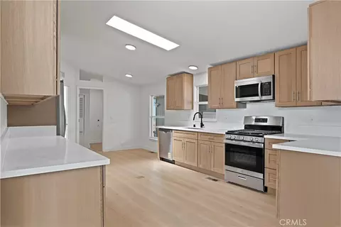 211 S S Bch #52, Anaheim, CA 92804