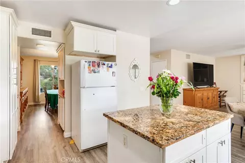Kitchen - 43359 Via Sabino, Temecula, CA 92592 photo 2 of 4