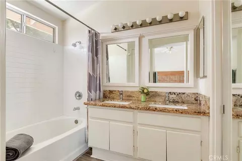 Bath - 43359 Via Sabino, Temecula, CA 92592 photo 2 of 3