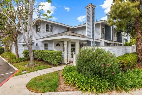 19126 Queensport Ln #D, Huntington Beach, CA 92646