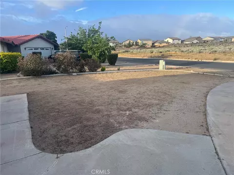 Exterior - 10333 Tamarisk Ave, Hesperia, CA 92345 photo 16 of 19