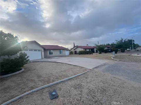 Exterior - 10333 Tamarisk Ave, Hesperia, CA 92345 photo 17 of 19