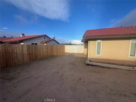 Exterior - 10333 Tamarisk Ave, Hesperia, CA 92345 photo 13 of 19