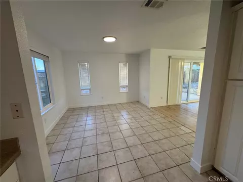 Living - 10333 Tamarisk Ave, Hesperia, CA 92345 photo 10 of 10
