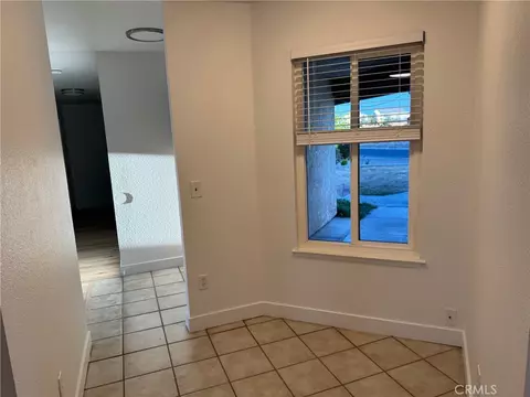 Entry Way - 10333 Tamarisk Ave, Hesperia, CA 92345 photo 4 of 6