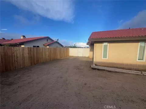 Exterior - 10333 Tamarisk Ave, Hesperia, CA 92345 photo 14 of 19