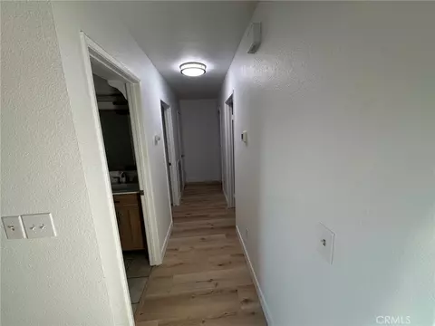 Entry Way - 10333 Tamarisk Ave, Hesperia, CA 92345 photo 3 of 6