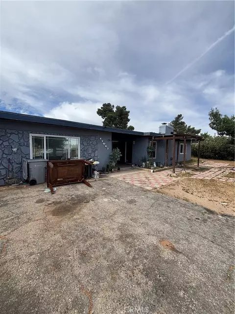 17047 Eucalyptus, Hesperia, CA 92345