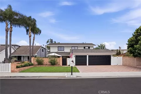 20082 Gothic Cir, Huntington Beach, CA 92646