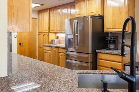 Kitchen - 400 Dominy Dr, Lone Pine, CA 93545 photo 3 of 4