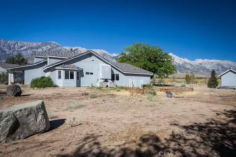 Exterior - 400 Dominy Dr, Lone Pine, CA 93545 photo 3 of 7
