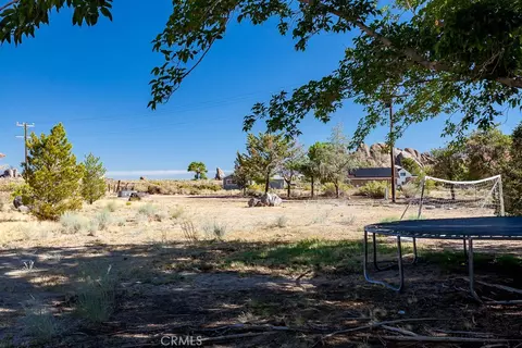 Exterior - 400 Dominy Dr, Lone Pine, CA 93545 photo 6 of 7