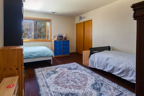 Bedroom - 400 Dominy Dr, Lone Pine, CA 93545 photo 3 of 5