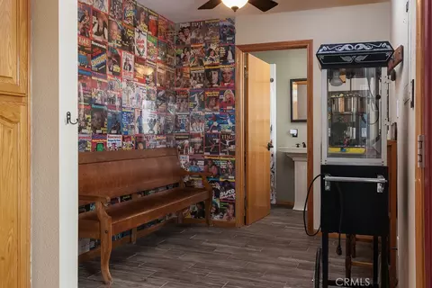 Entry Way - 400 Dominy Dr, Lone Pine, CA 93545 photo 1 of 1