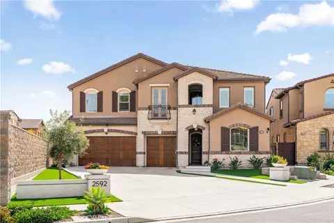 2592 Highland Oak Ct, Lake Forest, CA 92679