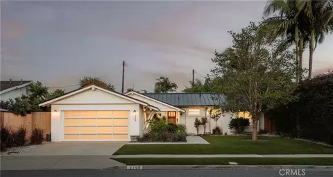 2798 Francis Ln, Costa Mesa, CA 92626