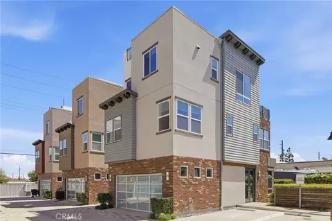 783 Wonder Ln, Costa Mesa, CA 92627