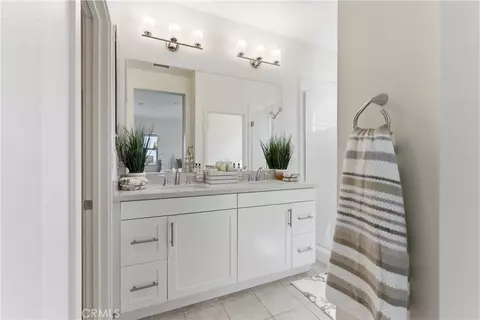 Bath - 600 Shadowbrook, Lake Forest, CA 92610 photo 1 of 4
