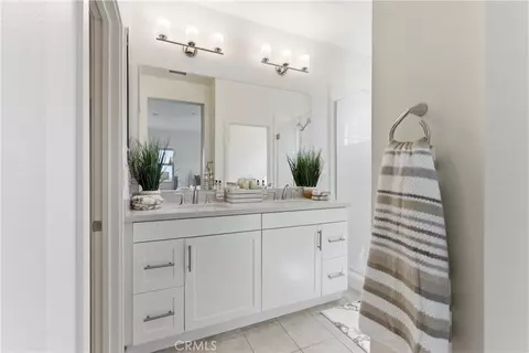 Bath - 600 Shadowbrook, Lake Forest, CA 92610 photo 1 of 4